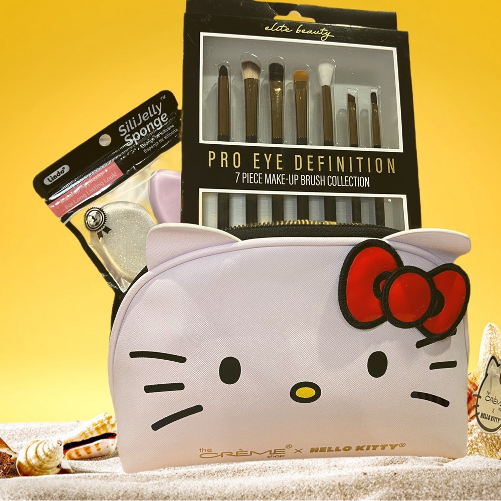 Hello Kitty - The Crème shop makeup bag